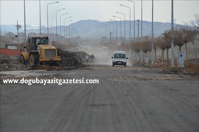 DOĞUBAYAZIT´TA ASFALTLAMA ÇALIŞMALARI START ALDI?