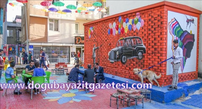 TÜM GÜZELLİKLER TRAFO DUVARLARINA YANSITILIYOR?