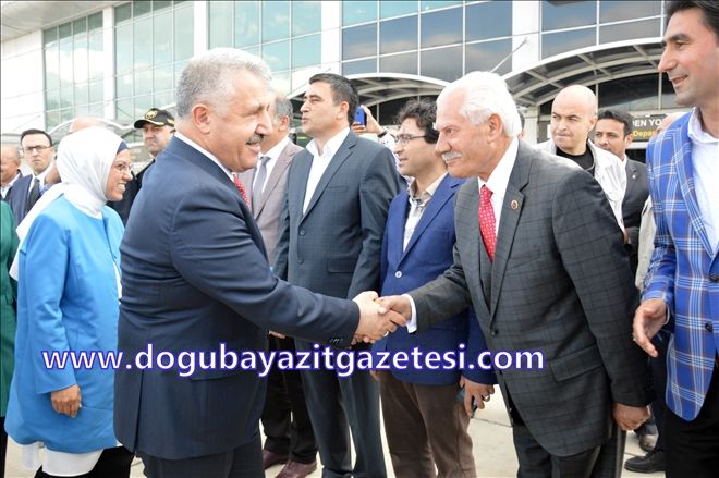 ULAŞTIRMA BAKANI AHMET ARSLAN AĞRI´DA?