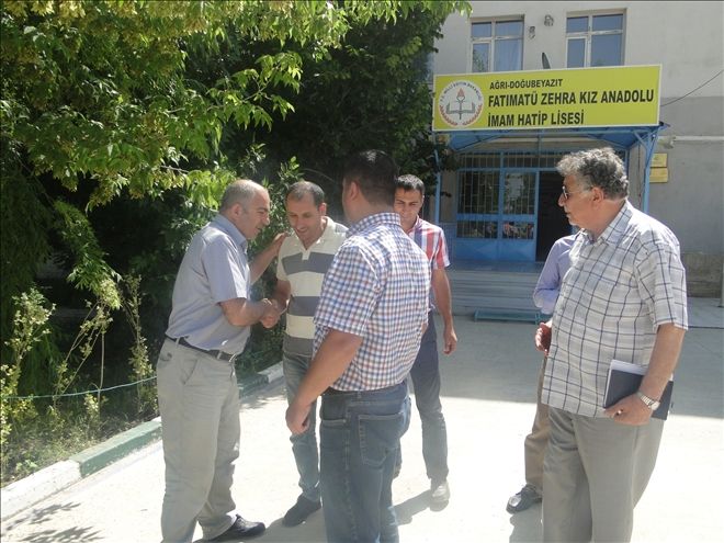 DOĞUBAYAZIT´TA BİR İLK? BİR OKULUN YÖNETİCİLERİYLE YEREL BASIN KAVALTIDA BULUŞTULAR.