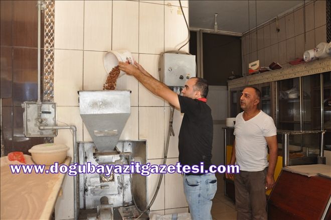 FIRINCILAR EKMEĞİ FINDIK KABUĞUYLA PİŞİRİYOR?