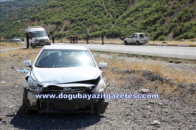 AĞRI´DA TRAFİK KAZASI: 2 ÖLÜ 9 YARALI?
