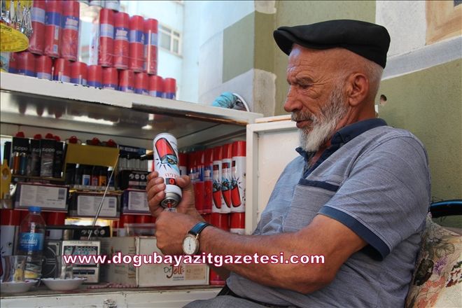 KURDUĞU ÇAKMAK TEZGAHI İLE AİLESİNE DESTEK OLUYOR?