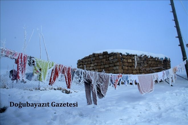 SOĞUK HAYATI OLUMSUZ ETKİLİYOR. GİYSİLER BİLE BUZLA KAPLANDI?