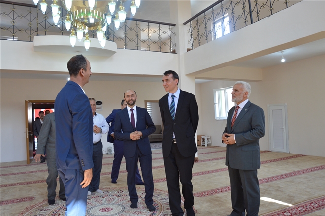 DOĞUBAYAZIT´TA HAYIRSEVERLERİN DESTEĞİYLE YAPTIRILAN CAMİİ AÇILIŞI GERÇEKLEŞTİ?