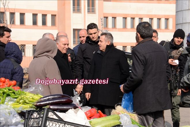VALİ PAZAR ALIŞ VERİŞİNDE?