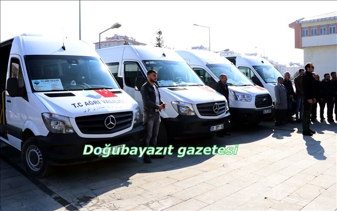 İran-Türkiye arasında transit minibüs seferleri başladı