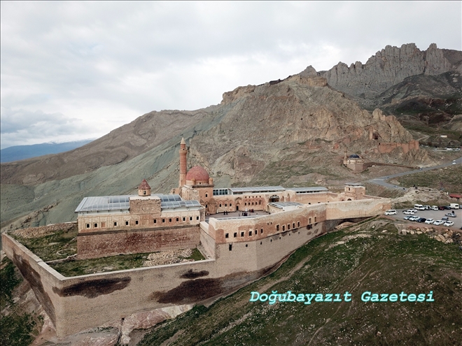 GÖKYÜZÜNDEN İSHAK PAŞA SARAYI
