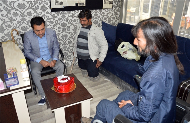 DOĞUBAYAZIT´TA ENGELLİLER HAFTASI´NA PASTALI KUTLAMA