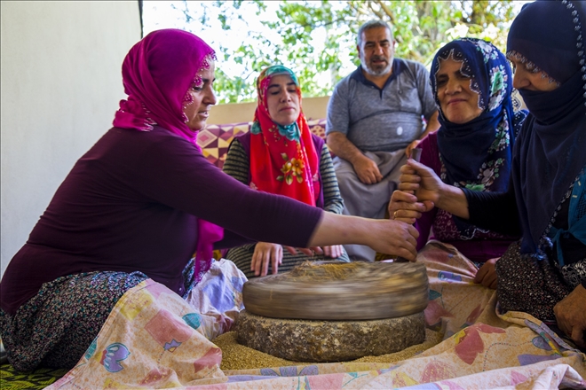 TAŞ EL DEĞİRMENLERİ BULGUR YAPIYOR?