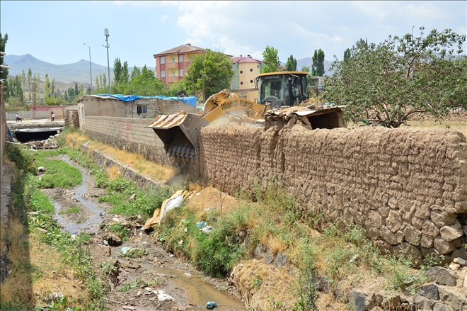 DOĞUBAYAZIT´TA SEL RİSKİNE KARŞI ÖNLEM