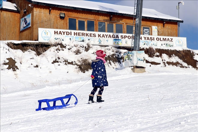 SON İKİ YILDA YETERİNCE KAR YAĞMAYAN KÜPKIRAN´DA KAYAK SEZONU AÇILDI?