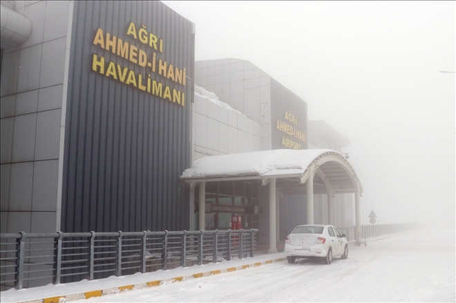 AĞRI´DA HAVA ULAŞIMINA SİS ENGELİ