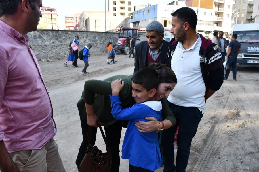 DOĞUBAYAZIT BELEDİYESİNCE ASFALTLAMA VE PARKE TAŞI ÇALIŞMALARI