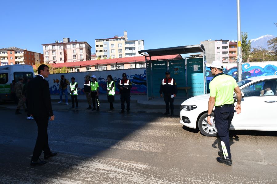 Doğubayazıt’ta “Yaya Güvenliğinin Nöbetçisiyiz