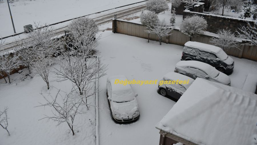DOĞUBAYAZIT’TA KAR KALINLIĞI 10 SANTİMETRE