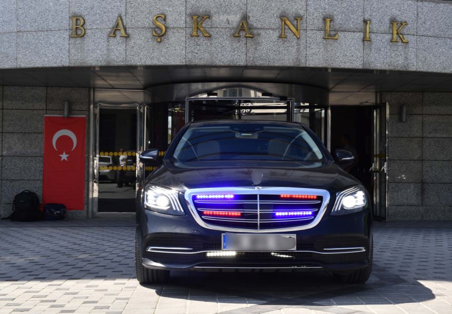 601 vekil ve bürokrata çakar kullanma hakkı