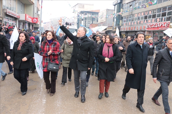 HDP  EŞ GENEL BAŞKANI SEZAİ TEMELLİ, AĞRI, DOĞUBAYAZIT VE DİYADİN´DE PARTİLİLERE SESLENDİ