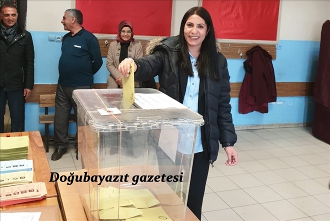 DOĞUBAYAZIT BELEDİYE BAŞKANLIĞINI YILDIZ ACAR KAZANDI