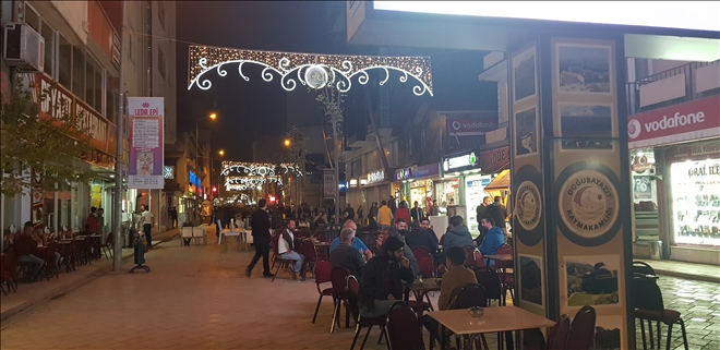 RAMAZANIN VAZGEÇİLMEZİ SEMAVER VE KÖZ ÇAYI