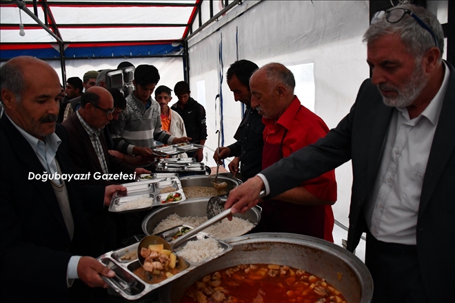 SEBİH TANRIVERDİ´DEN DEDEDEN TORUNA OLAN BİR ASIRDIR SÜREN RAMAZAN GELENEĞİ?