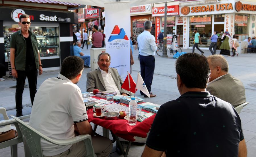 AİÇÜ‘DEN ÖĞRENCİLERE REHBERLİK HİZMETİ…
