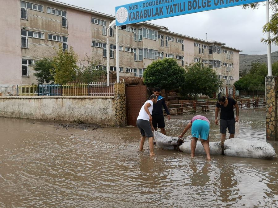 KARABULAK’TA ŞİDDET YAĞIŞ…