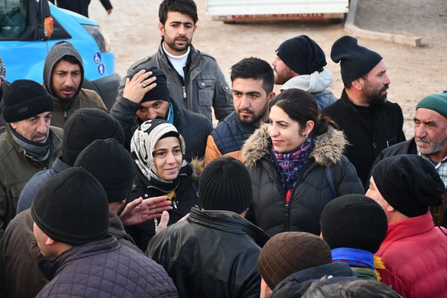 DOĞUBAYAZIT BELEDİYESİNCE MAL MEYDANINDA İNCELEME, İŞ YERLERİNE DENETİM VE KALDIRIMLAR BOŞALTILDI…