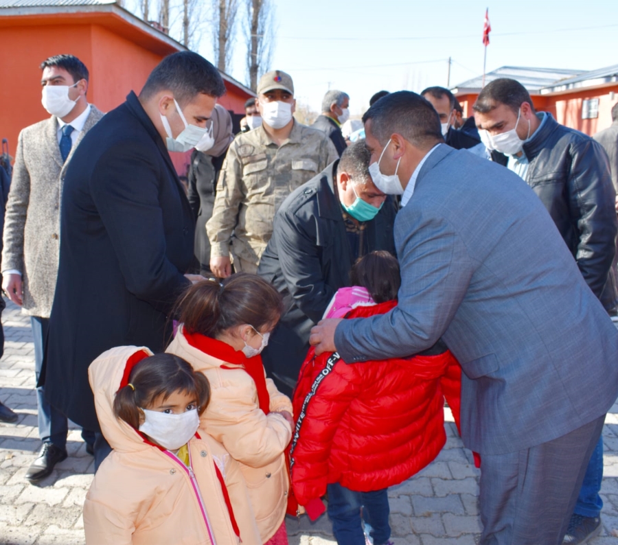 GÜLLÜCE KÖYÜNDE CAMİ AÇILIŞI VE DAK TARAFINDAN ÇOCUKLARA MONT