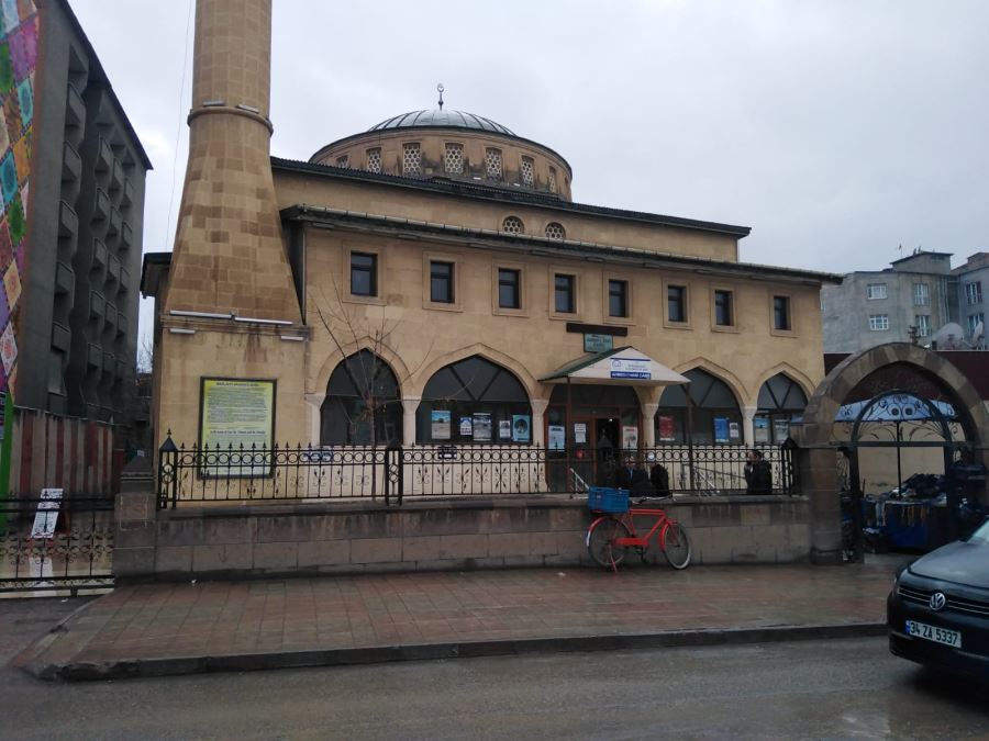 YATSI EZANINDA CAMİLERDE SALGININ SON BULMASI İÇİN DUA EDİLDİ…
