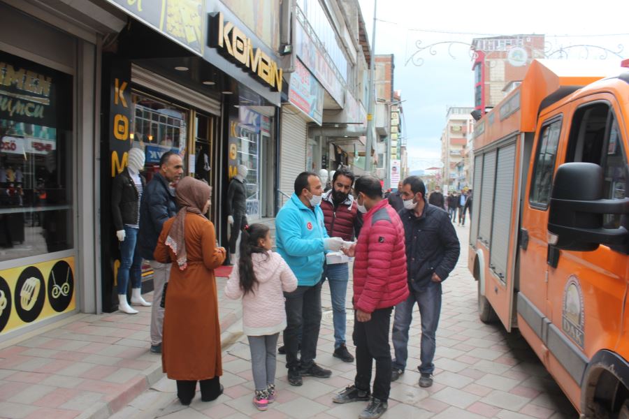 DAK,  DOĞUBAYAZIT’A 5 BİN MASKE DAĞITIMI GERÇEKLEŞTİRDİ