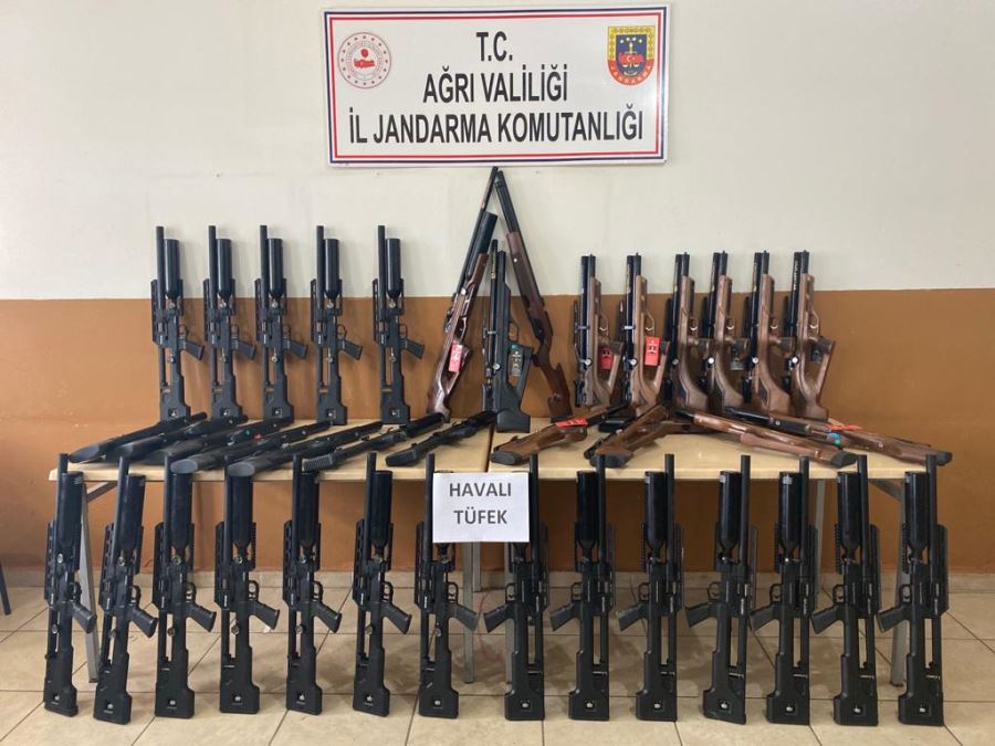 DOĞUBAYAZIT’TA 50 AV TÜFEĞİ İLE KAÇAK SİGARA ELE GEÇİRİLDİ