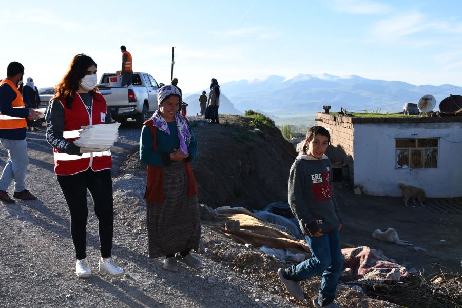 Doğubayazıt’ta Vefa ekibinden ihtiyaç sahipleri için 