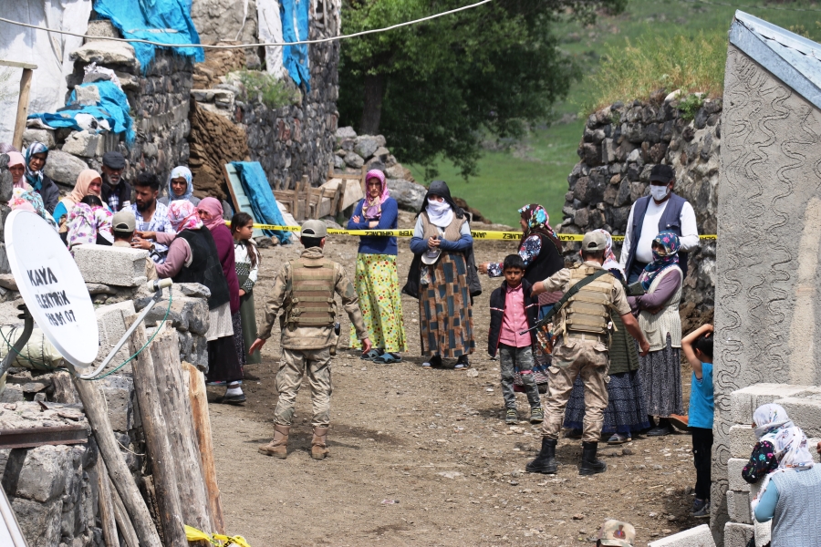 Taşlıçay’da Tandıra düşen çocuğunu kurtarmak isteyen anne, yanarak hayatını kaybetti