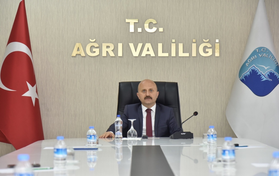 VALİ VAROL, AĞRI’DA İNCELEMELERDE BULUNDU VE HALKIN ARASINDA…