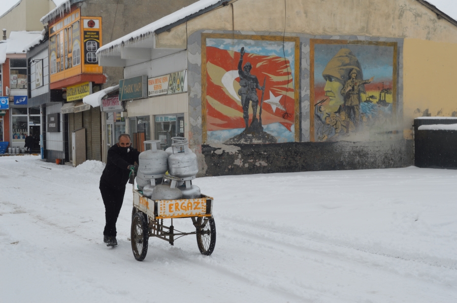 KARLA KARIŞIK YAĞMUR BEKLENİYOR