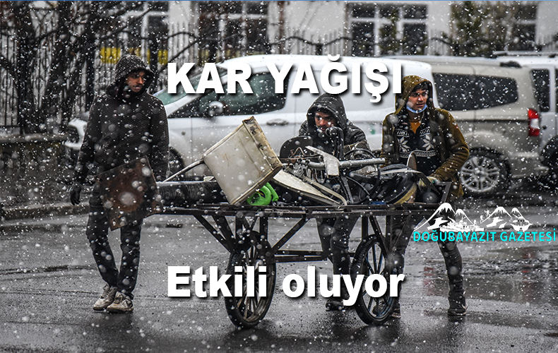 Bazı yerlerde aralıklarla kar yağışı görülüyor.