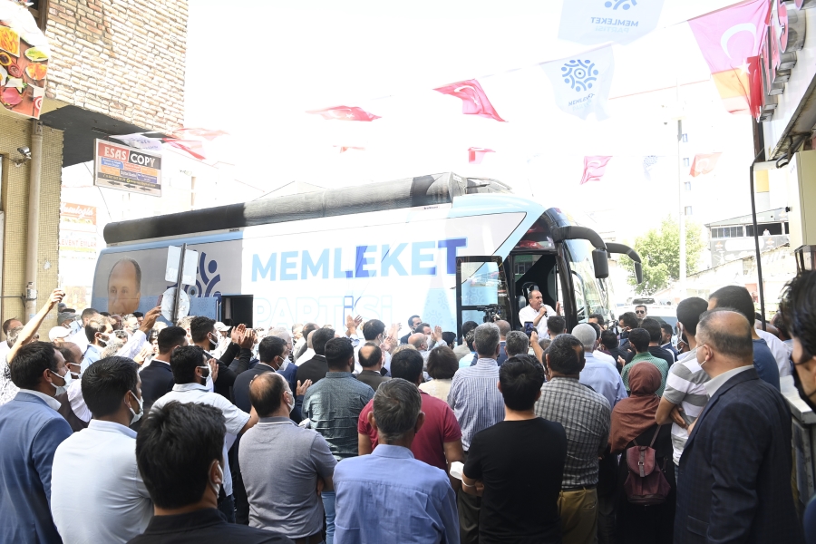 Memleket Partisi Genel Başkanı Muharrem İnce, partisinin Ağrı İl Başkanlığını açtı