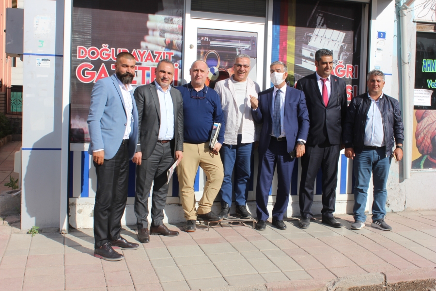 CHP İBB DAİRE BAŞKANI VE BERABERİNDEKİLER GAZETEMİZİ ZİYARET ETTİ