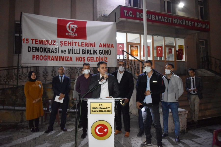 DOĞUBAYAZIT’TA 15 TEMMUZ DEMOKRASİ VE MİLLİ BİRLİK GÜNÜNDE ŞEHİTLER ANILDI