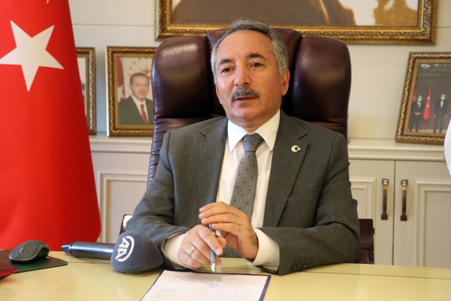 Ağrı İbrahim Çeçen Üniversitesi güneşten aldığı enerjiyle aydınlanıyor