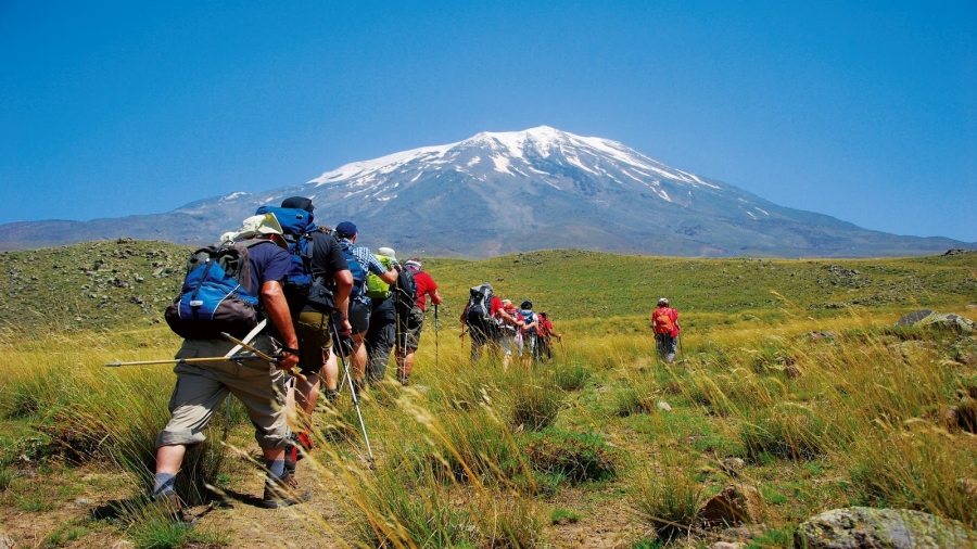 YASAKLAR KALKTI, AĞRI DAĞI TIRMANIŞA AÇILDI