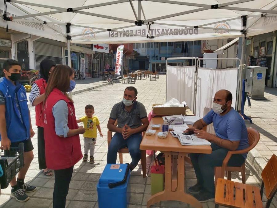 GENÇLİK MERKEZİ AŞURE DAĞITTI