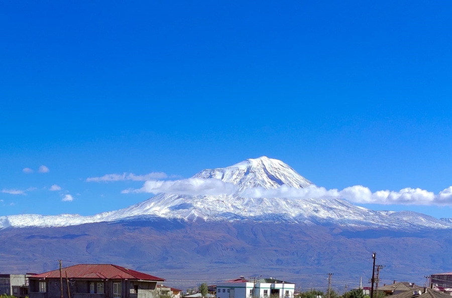 AĞRI DAĞI´NA YILIN İLK KARI EYLÜL AYINDA DÜŞTÜ