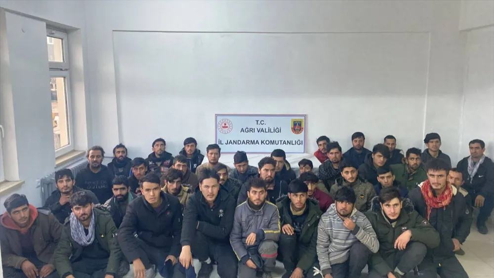 DOĞUBAYAZIT’TA 36 DÜZENSİZ GÖÇMEN YAKALANDI