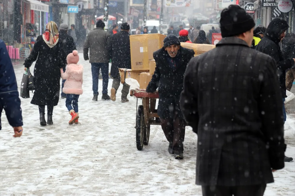 AĞRI KAR YAĞIŞI ETKİLİ OLUYOR