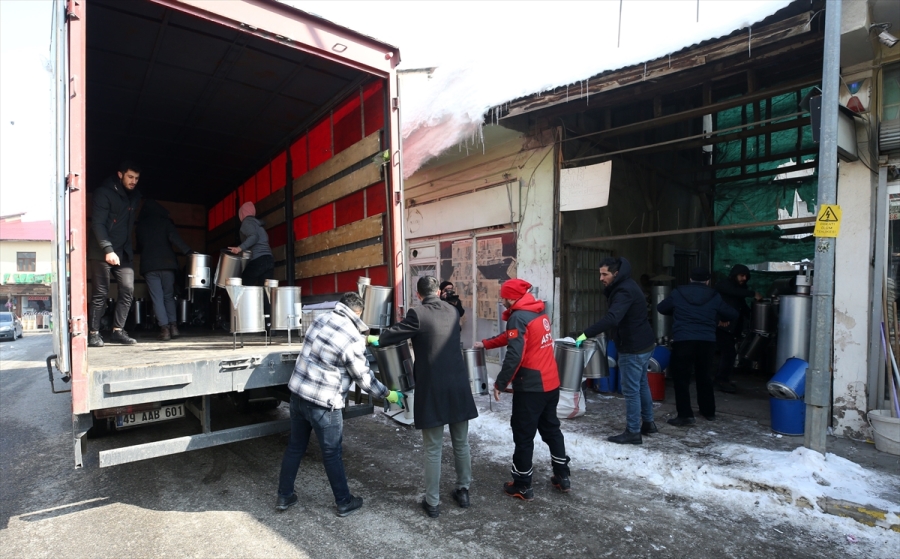 ESNAFIN 2 GÜNDE ÜRETTİĞİ 600 SOBA DEPREM BÖLGESİNE GÖNDERİLDİ