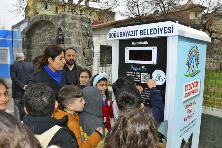 BELEDİYE, DOĞUBAYAZIT’IN İŞLEK YERLERİNE AKILLI OTOMATLAR YERLEŞTİRDİ