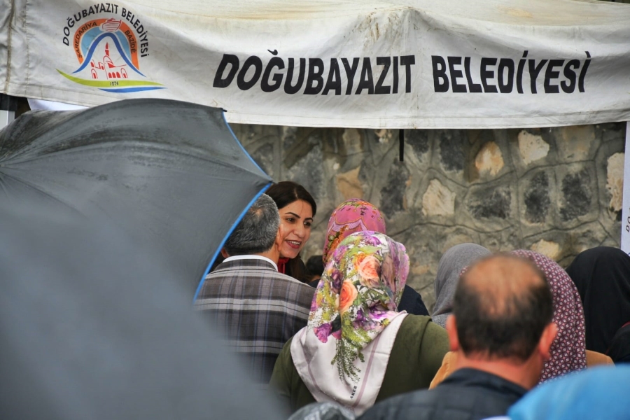 YILDIZ ACAR: “TÜM BAYRAMLAR ŞEKER TADINDA OLSUN”