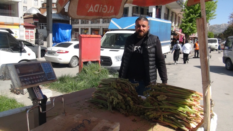 DAĞLARDAN TOPLANAN UÇKUN TEZGAHLARDA YERİNİ ALDI